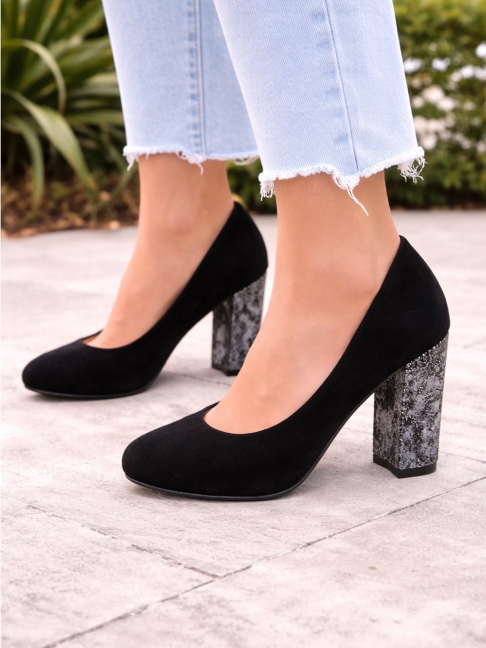 Forever Black Pumps w/ Glitter Block